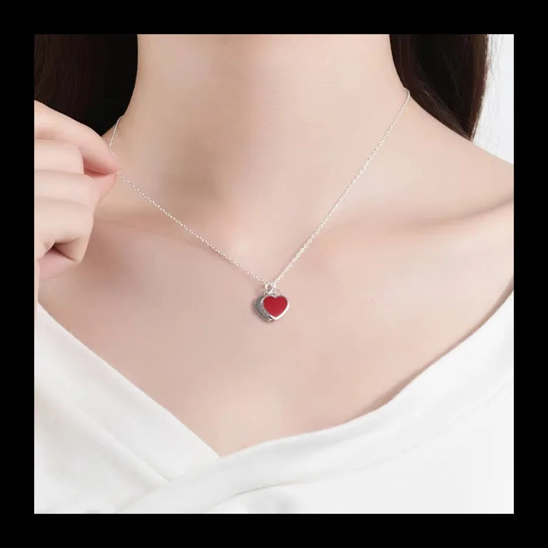 Women's Enamel Peach Heart-shaped Collarbone Chain, Light Luxury, Fashionable and Simple Accessories